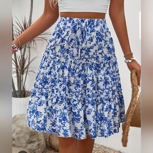 MID LENGHT FLORAL SKIRT SIZE X LARGE
